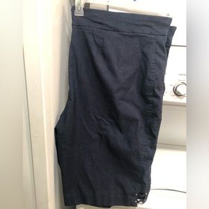 Blue long “Bermuda shorts”, Size 26 with embellished side